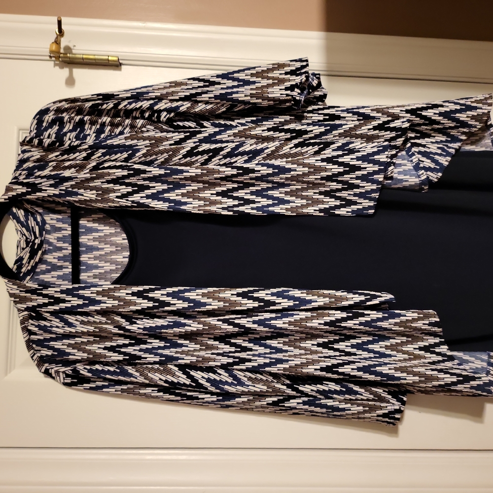 Dress - Picture 2 of 4